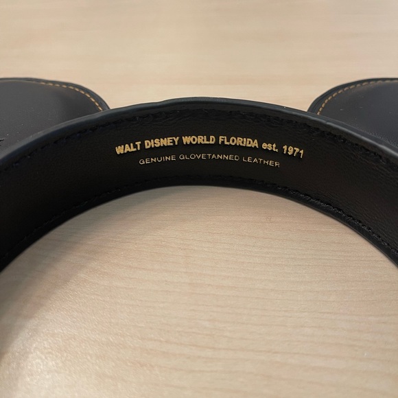 Like new Disney x coach ears - limited edition and hard to find w/o tags - Picture 2 of 4